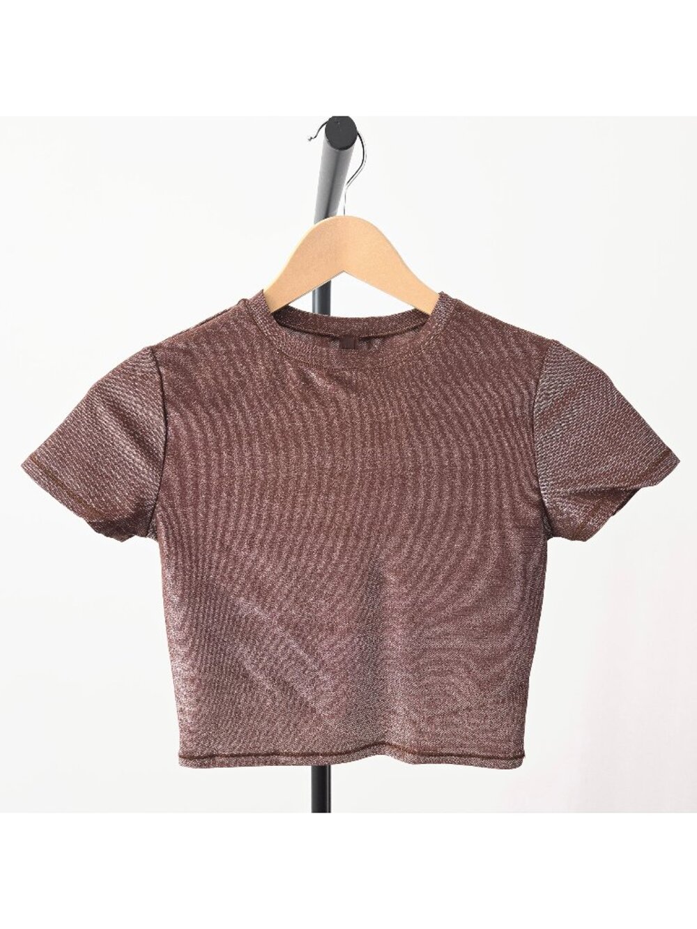 SKIMS Cocoa Shimmer Cropped T-Shirt in Size S